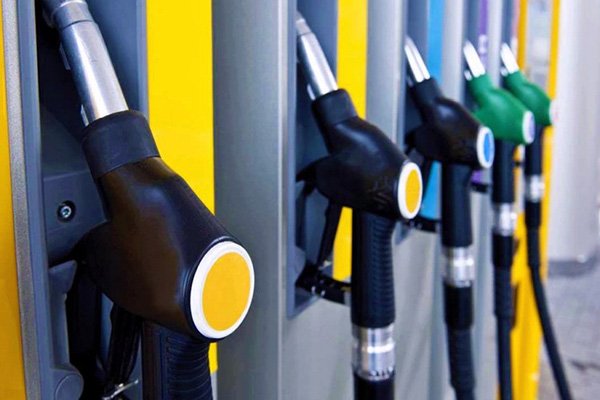 چرا باید از پرکردن بیشازحد باک بنزین خودداری کرد؟